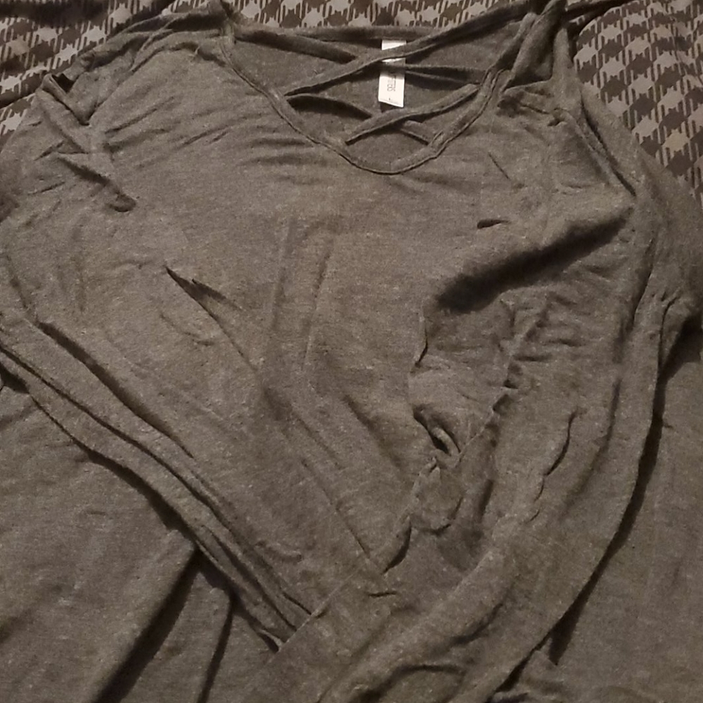 Grey top - Picture 1 of 1